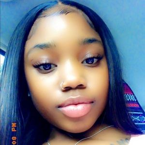 Meet your Posher, Ebony